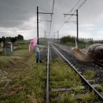 Chemin de fer escargot Photo surréaliste Alastair Magnaldo art photographique